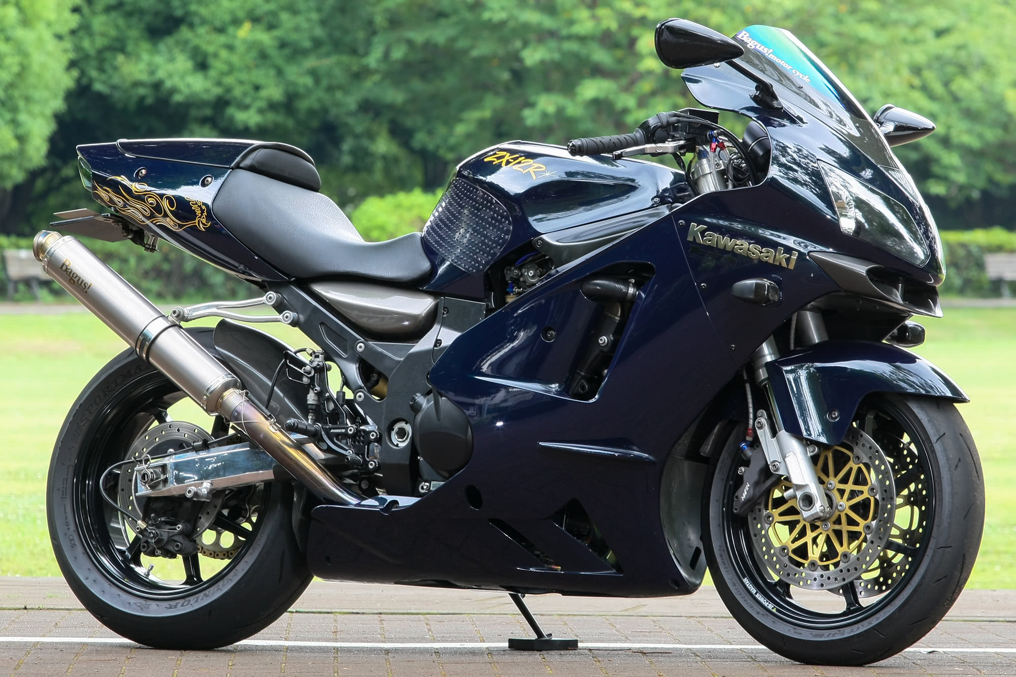 ZX-12R by バグース! モーターサイクル | カスタムマシン | カスタム