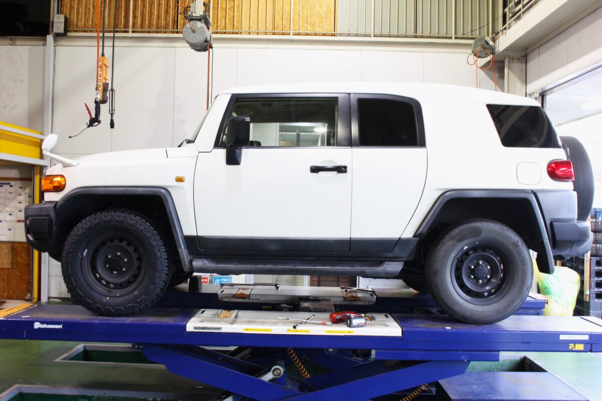 純正からのステップアップ！FJクルーザーにジオランダー X-AT G016 265