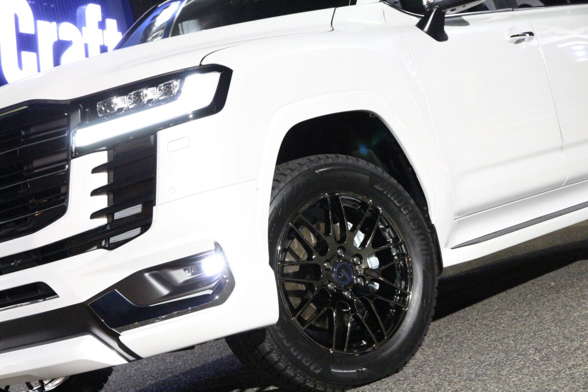 ランドクルーザー ZX（LC300）の冬仕様。デルモア 20インチ SBCカラー