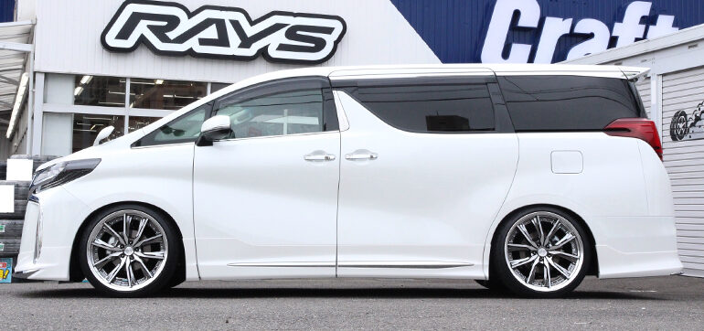 アルファード／ヴェルファイア（30系）足まわりカスタムの一覧ガイド