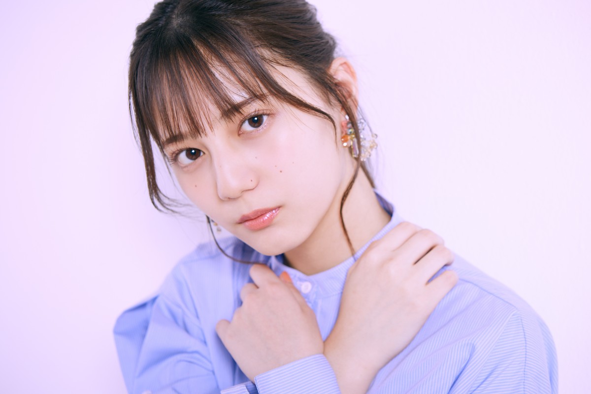 日向坂46・小坂菜緒、初ソロ写真集で見せる「今までできなかった表情