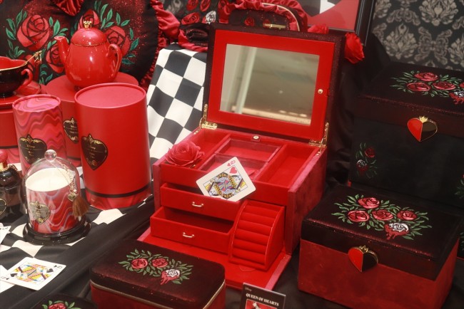 ディズニーヴィランズ×「Francfranc」第2弾が公開！ マレフィセントら