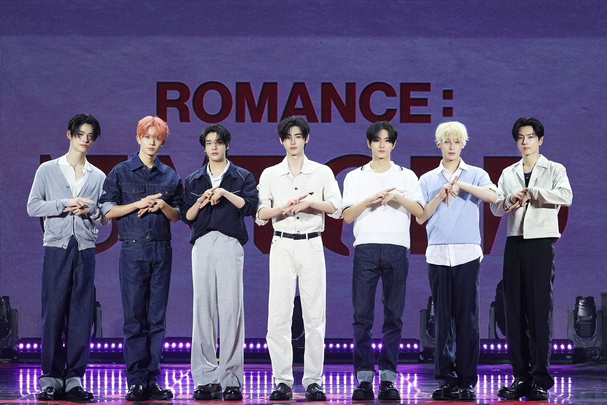 ENHYPEN、新曲「XO（Only If You Say Yes）」で色気あるパフォーマンス