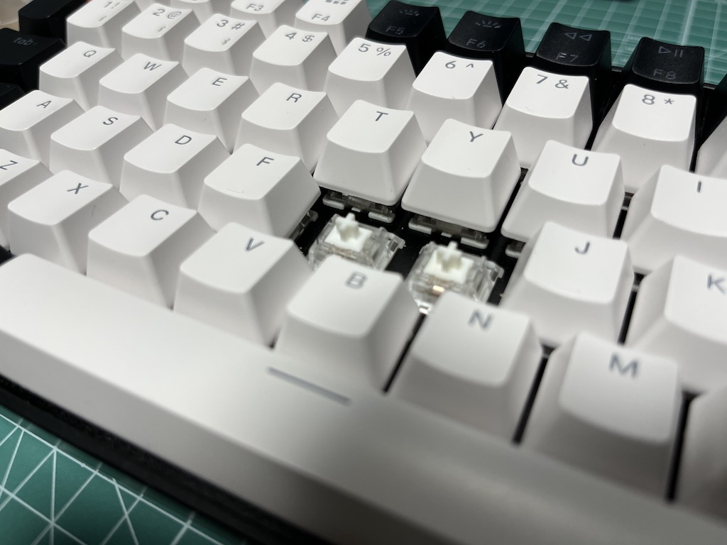 最適なサイレント(静音)タクタイルキースイッチとは？ – 打鍵感との