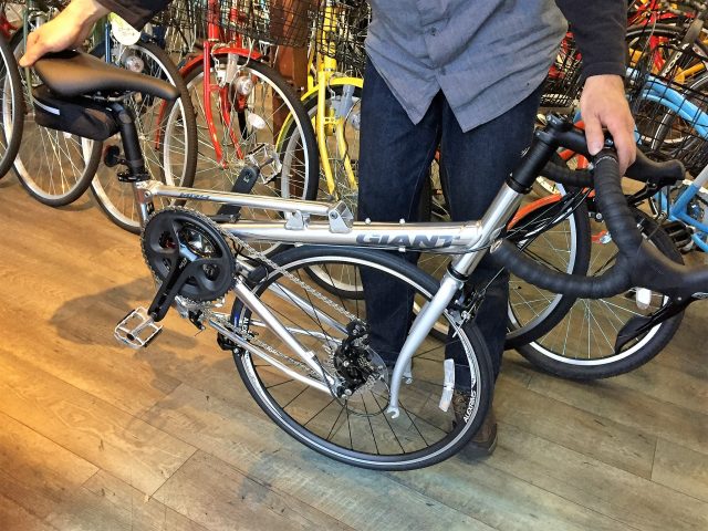 本年度モデル限りの名車！ロードバイクの走行性能で折り畳み！？GIANT
