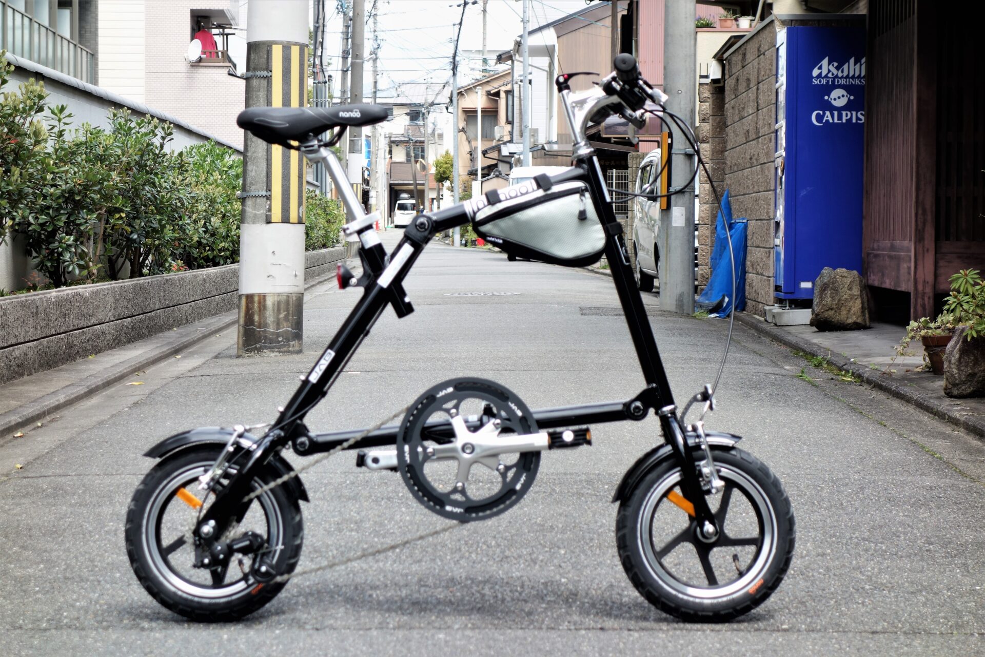 簡単に折りたためるフォルディングバイクが中古で入りました。 ～nanoo