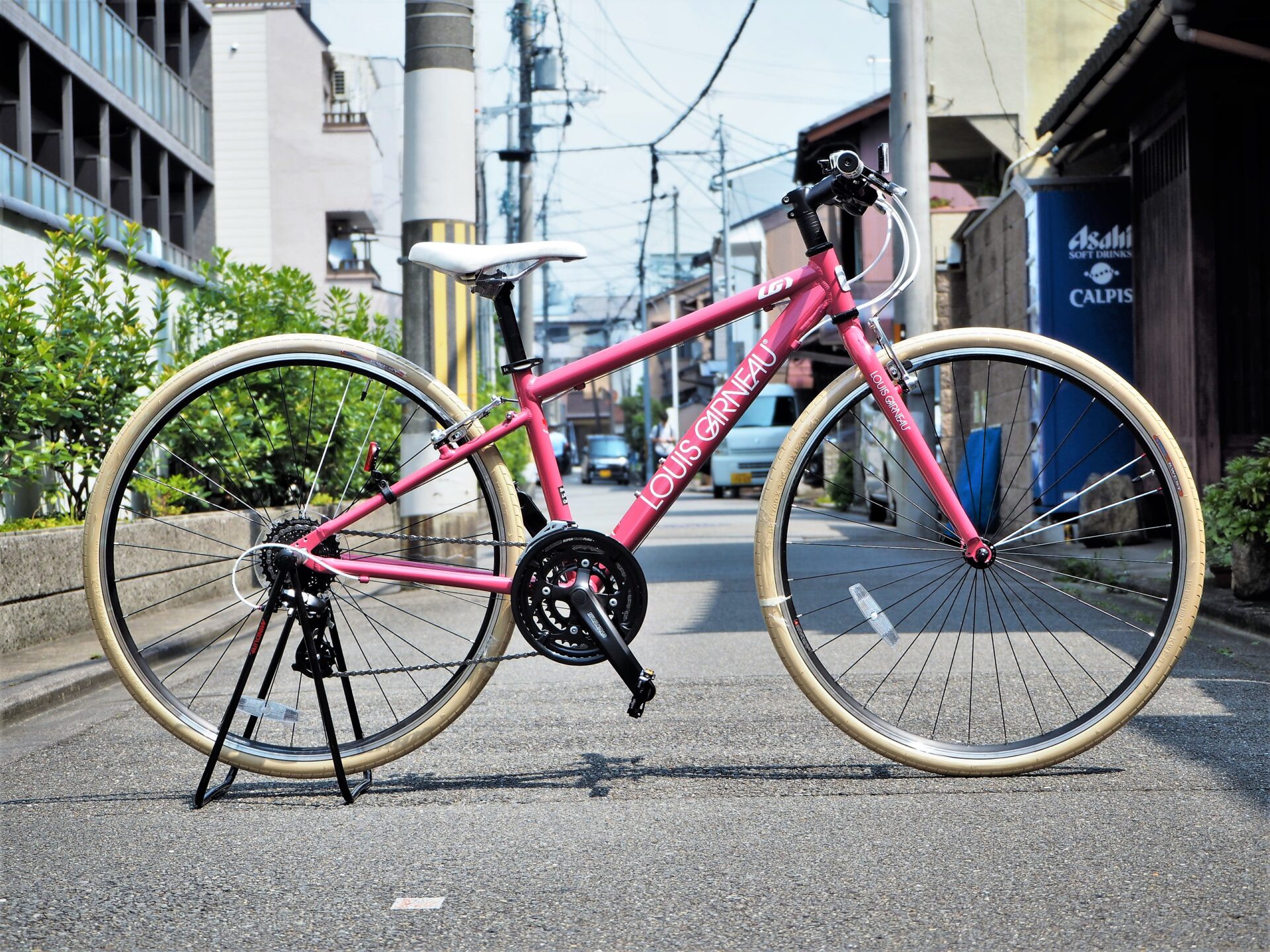 通勤通学や街乗りにピッタリのクロスバイク！！SETTER8.0のNEWカラーが