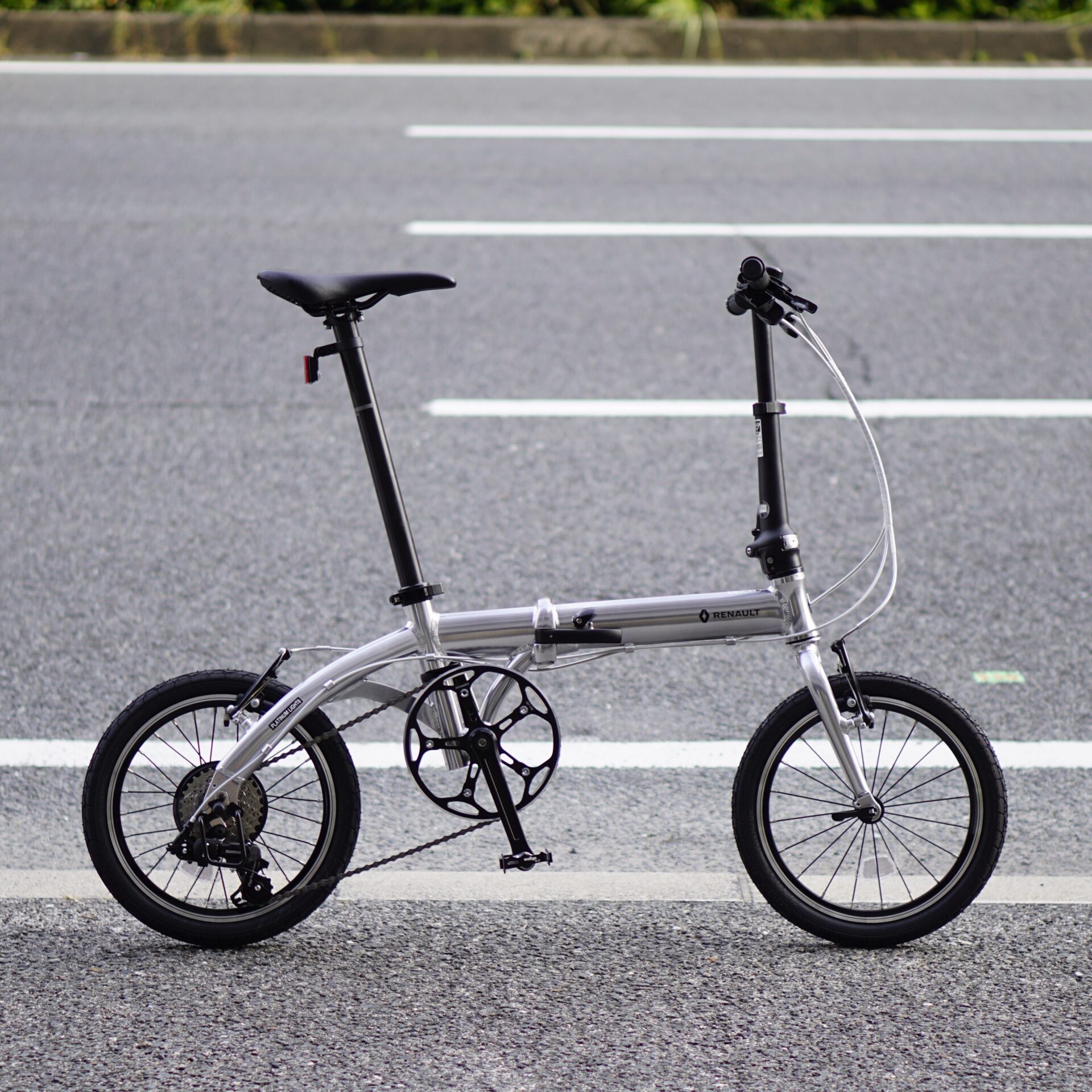 重量8kg台の驚異の軽さに実用スペックを融合！高バランスな折り畳み