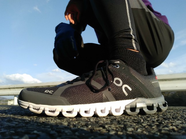 楽しいランニングに】Onの新型Cloudflowを買ってみた感想【シン