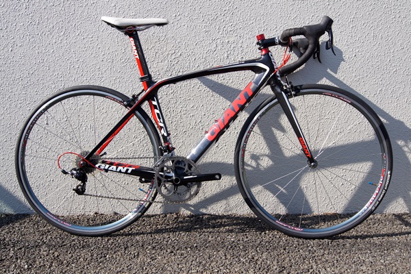 ジャイアントのTCRコンポジット（黒・赤）｜自転車買取サイパラ