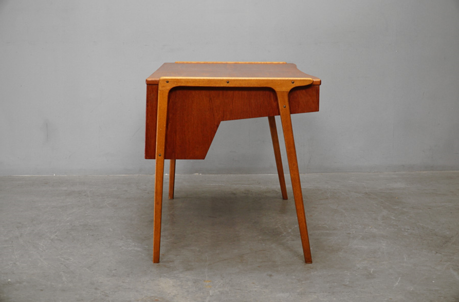 北欧家具 ヴィンテージデスク高価買取 アドア東京-港区 デンマーク製