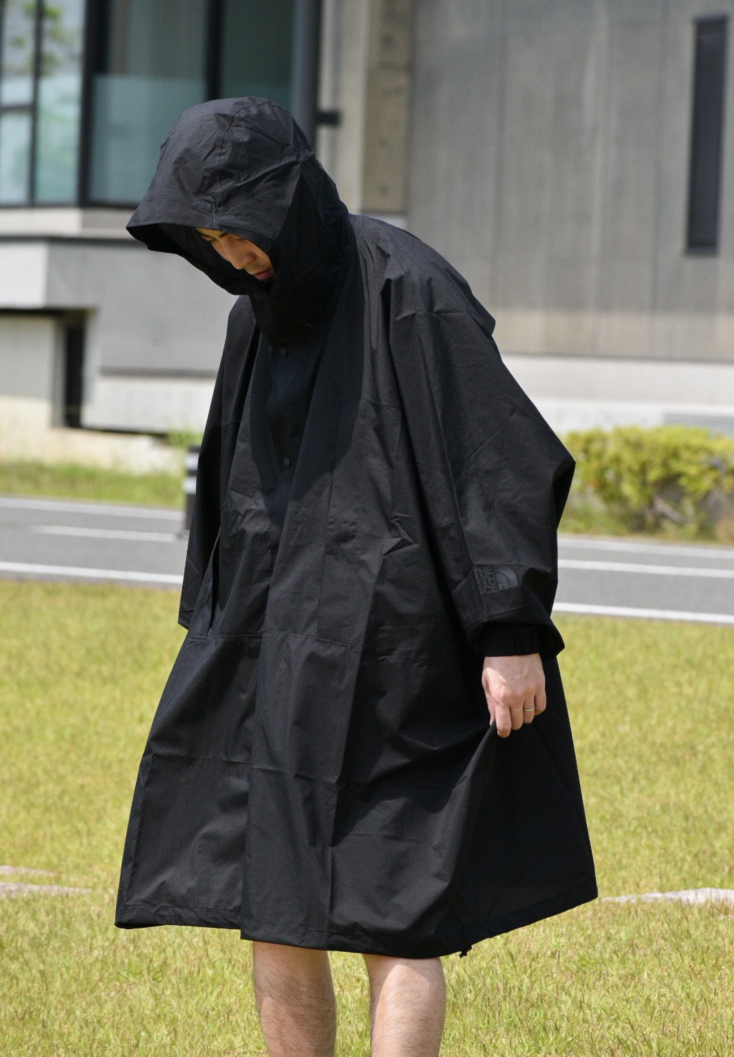 梅雨に向けて防水ポンチョはいかがですか？ │ザ・ノース・フェイス