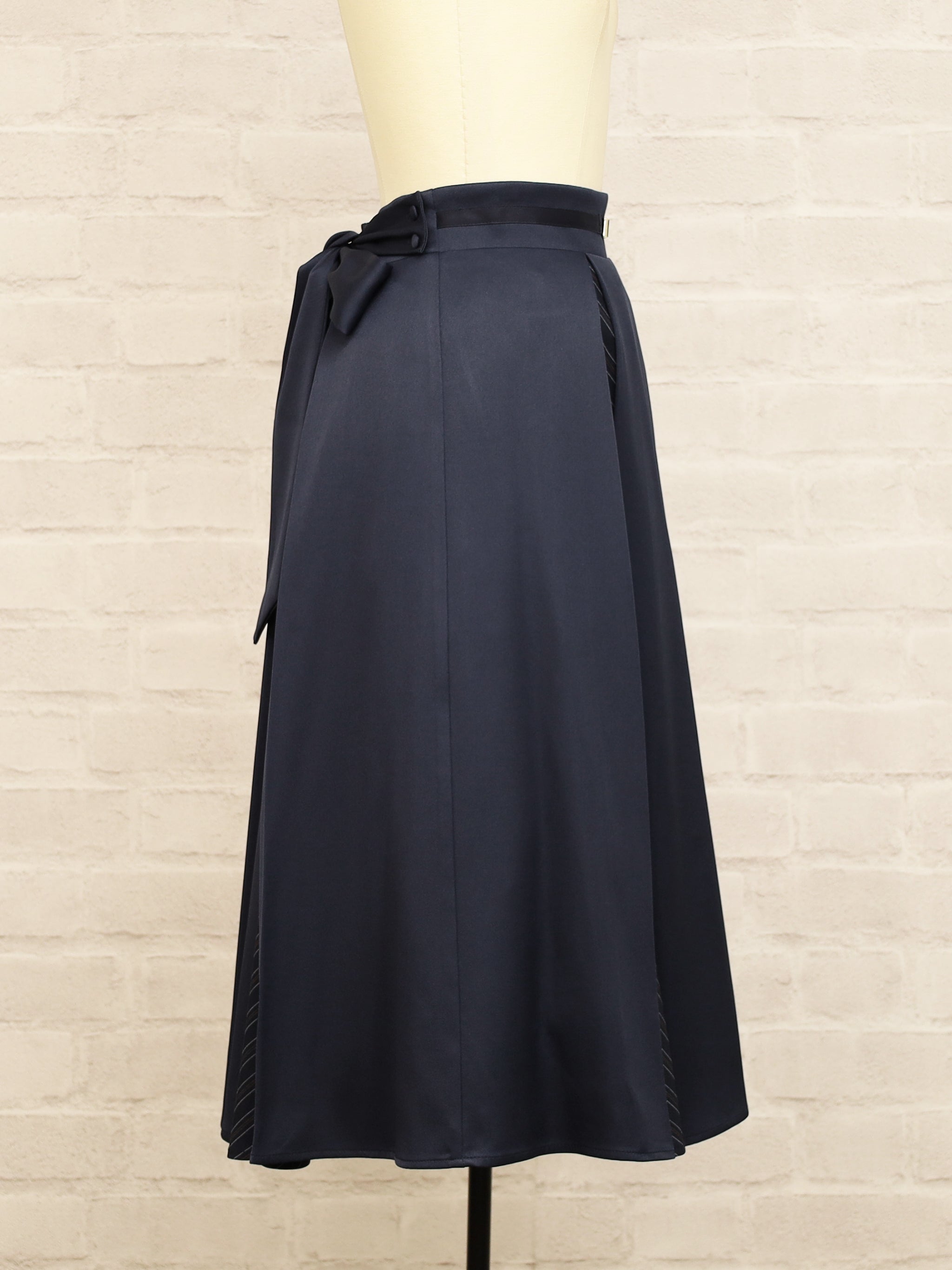 マチ切替ストライプミドル丈スカート – Amavel（アマベル）公式サイト