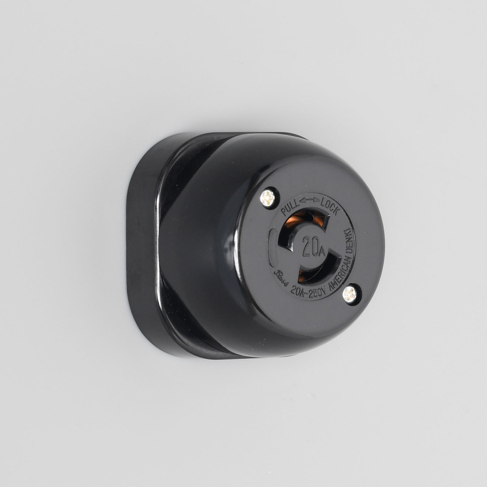 2221 2P 20A 250V 露出コンセント | アメリカン電機株式会社