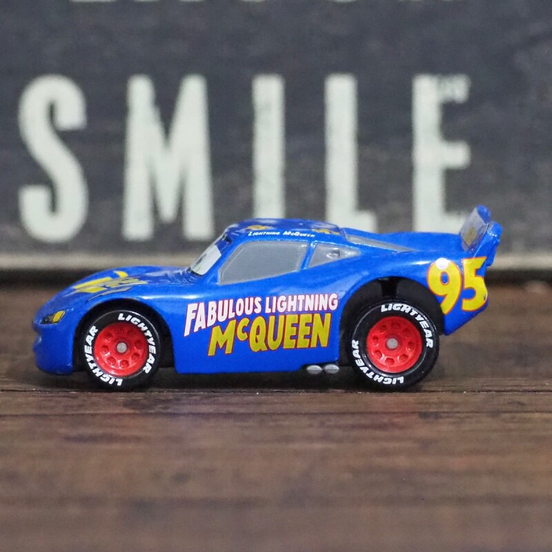 マックィーン (ファビュラス) TOMICA カーズ