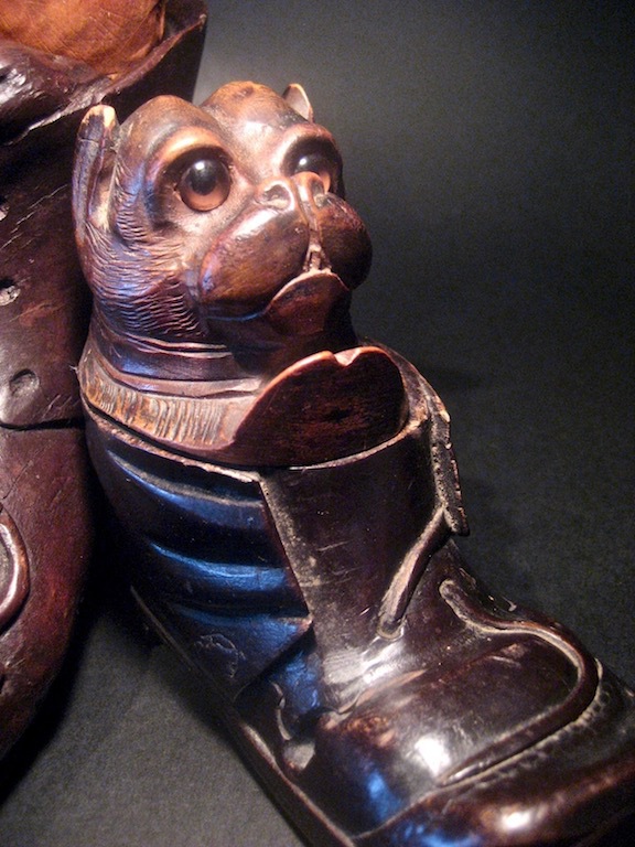 アンティークのブラックフォレスト木彫工芸〜動物誌