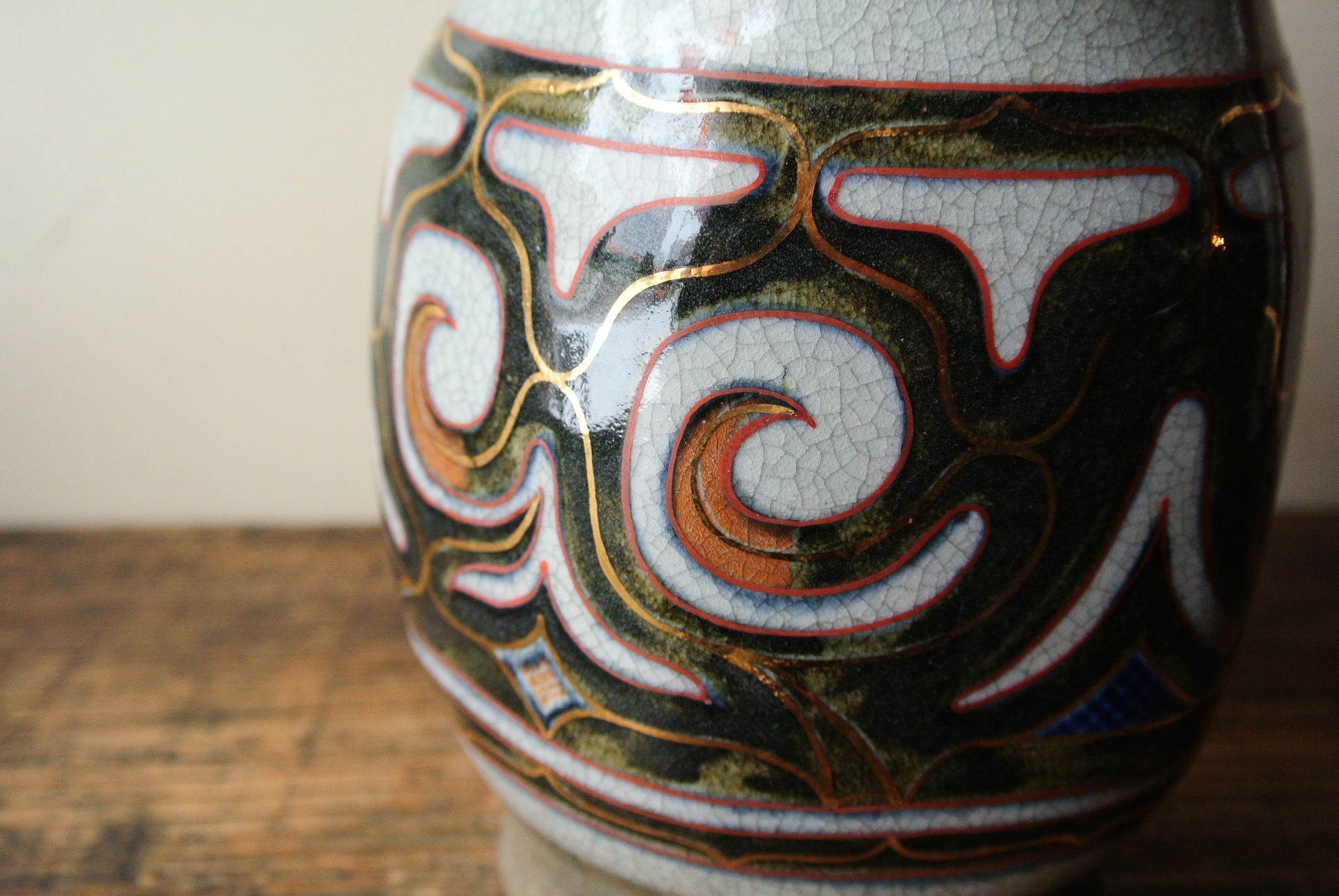 小樽窯 白勢栄悦 アイヌ紋花瓶 - アンティーク雑貨・古道具の札幌