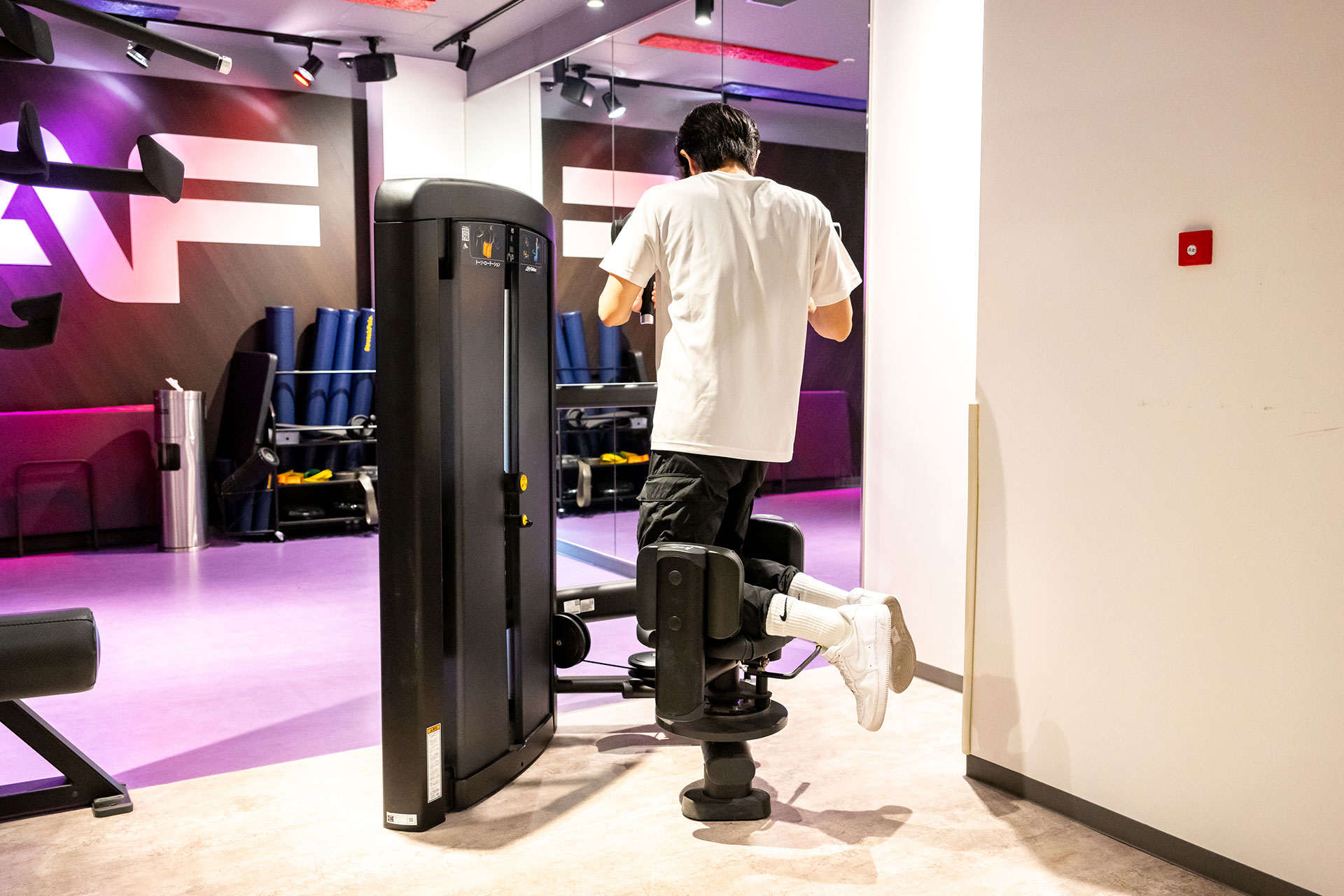 メリハリボディを目指そう！くびれメイクトレーニング | くびれ筋トレ