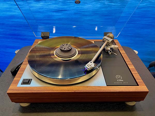 AXPONA 2025 Part 9: Børresen, Aavik, Linn, DS Audio, DeVore, Leben