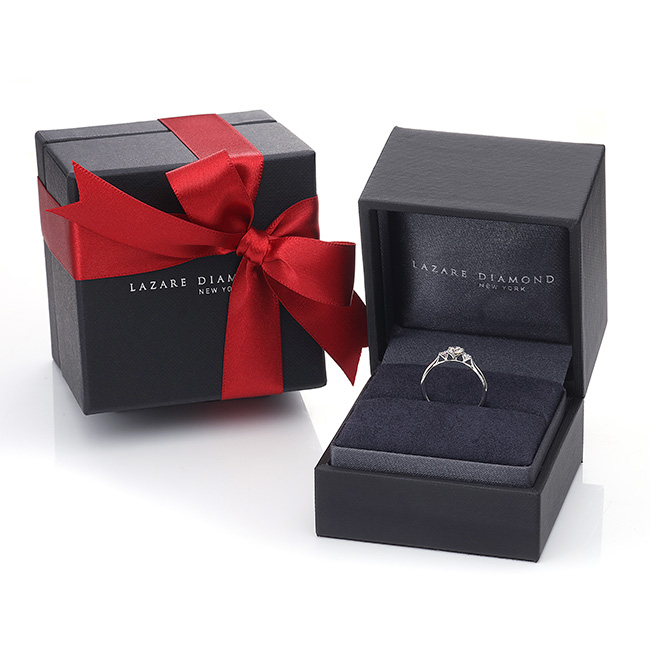 ラザールダイヤモンド エンゲージリング Lily（リリー） | 静岡・浜松