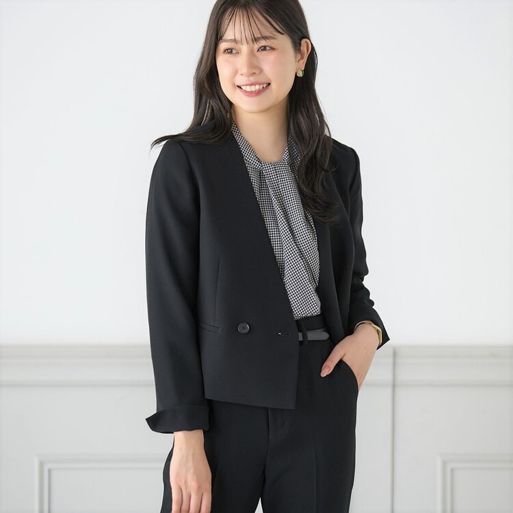 パウダリーストレッチ黒 ショート丈ジャケット セットアップ着用可