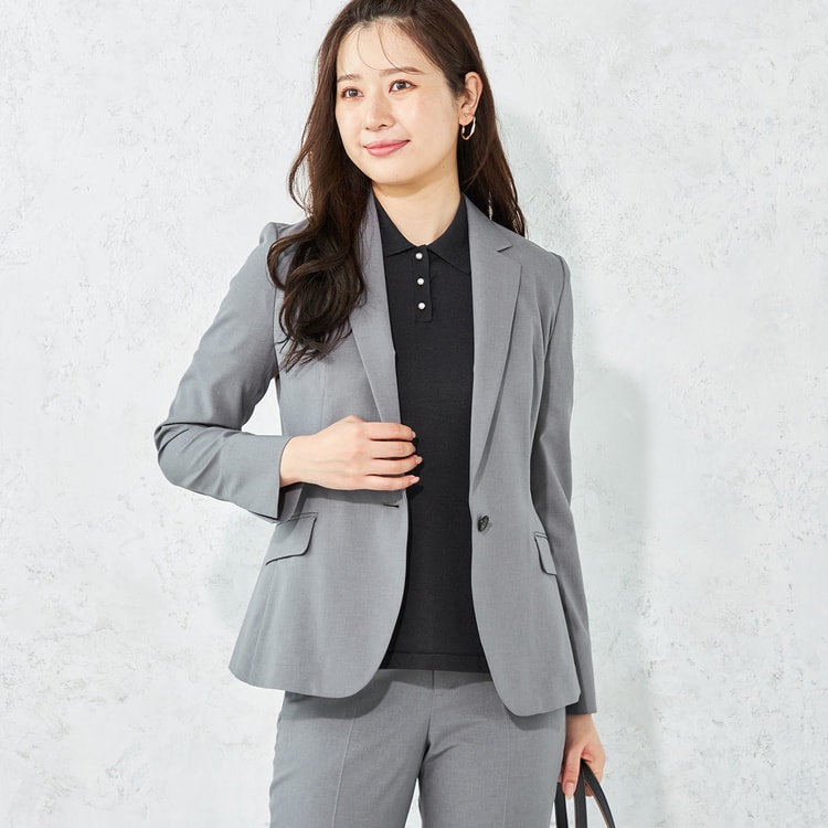 リランチェストレッチ グレー テーラードジャケット セットアップ着用