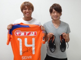 東日本大震災復興支援チャリティーオークション」、「2011シーズン公式