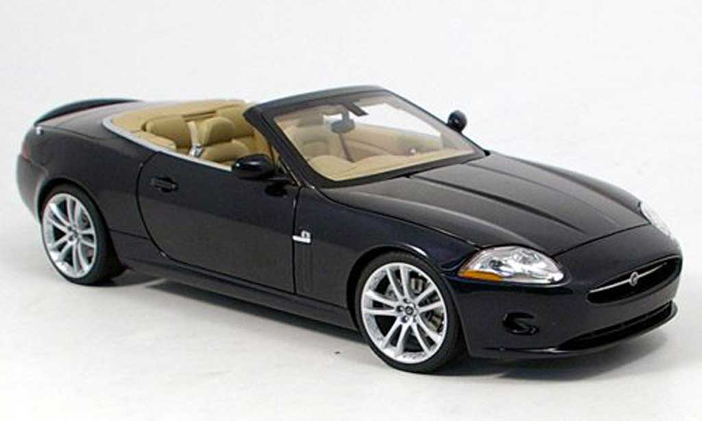 Diecast model cars Jaguar XK coupe 1/18 Autoart coupe black 2005