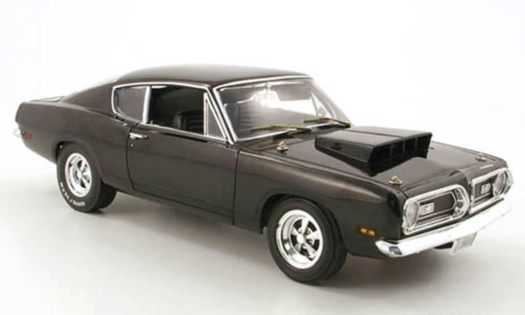 Diecast model cars Plymouth Barracuda 1969 1/18 Highway 61 1969