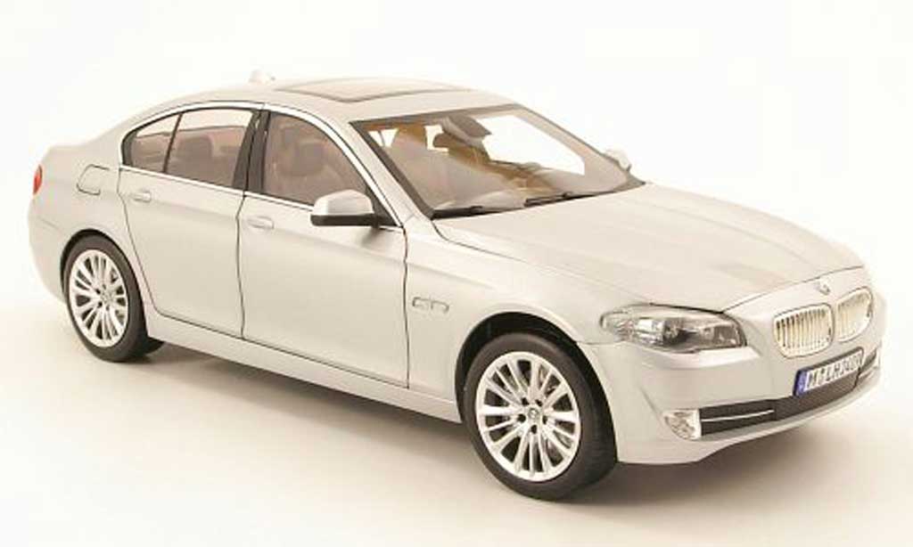 Diecast model cars Bmw 550 F10 1/18 Welly F10 5er grey - Alldiecast.us