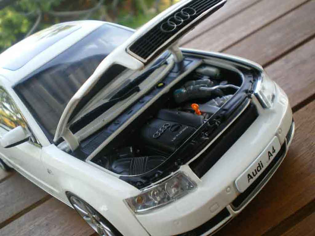 Diecast model cars Audi A4 1/18 Minichamps b6 s-line white jantes