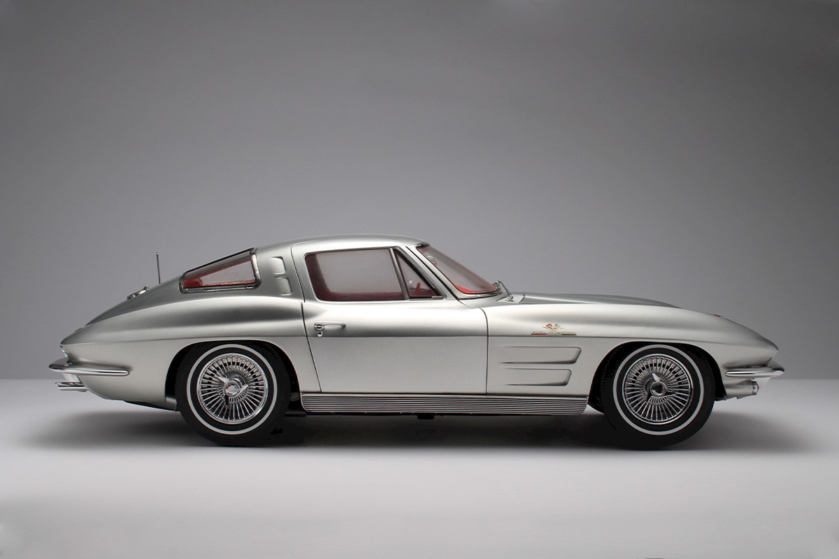 コルベット スティングレイ 。模型組み立てキット, Agora Models