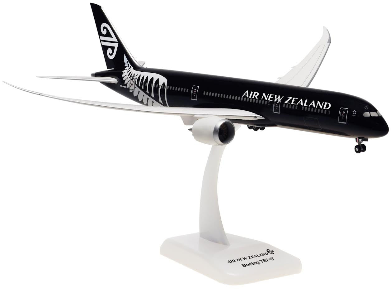 Hogan Air New Zealand Boeing 787-9 ZK-NZE 1/200 Scale HG0687GR