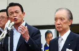 asahi.com（朝日新聞社）：〈09政権選択〉現・元首相、五里雨中 海部