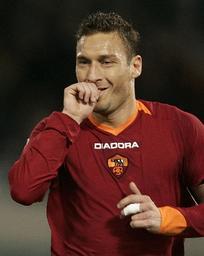 asahi.com：30歳の「王子様」 セリエAでトッティ絶好調 - W杯2006