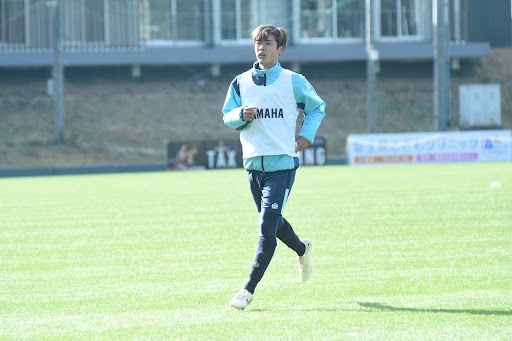 ジュビロ磐田に新加入のDF西久保駿介が「さわやか」のハンバーグを初