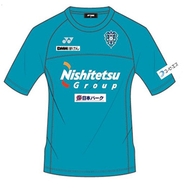 YONEX社製トップチームトレーニングウェア（半袖） および選手