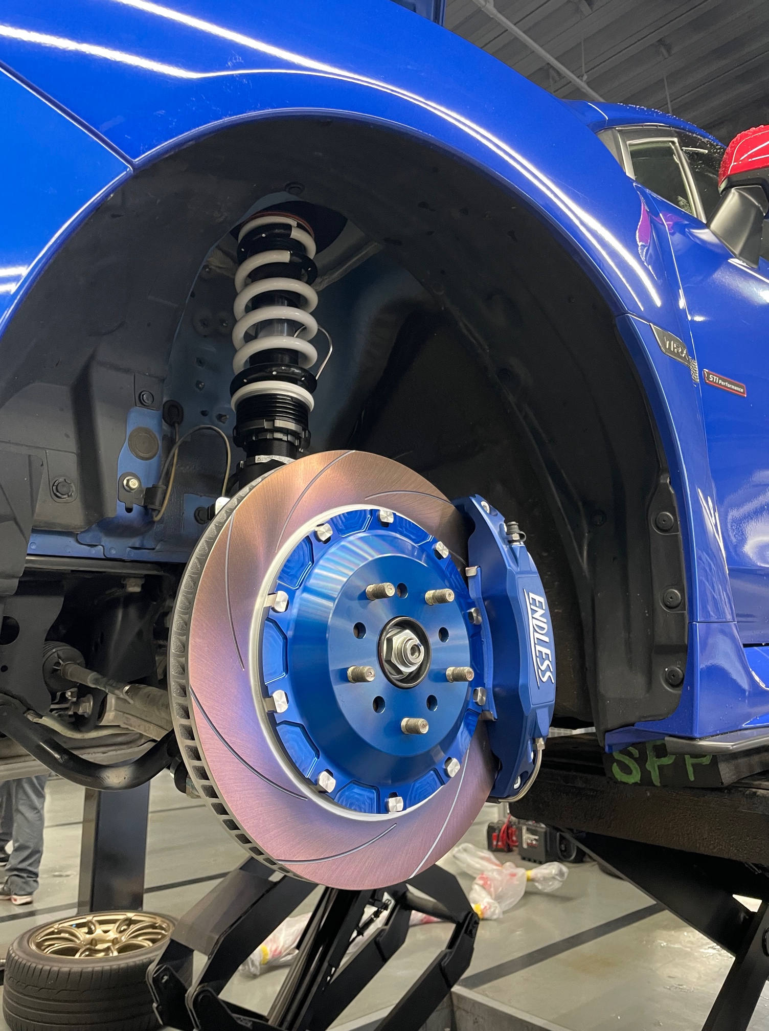 WRX S4にエンドレスキャリパー | A PIT AUTOBACS