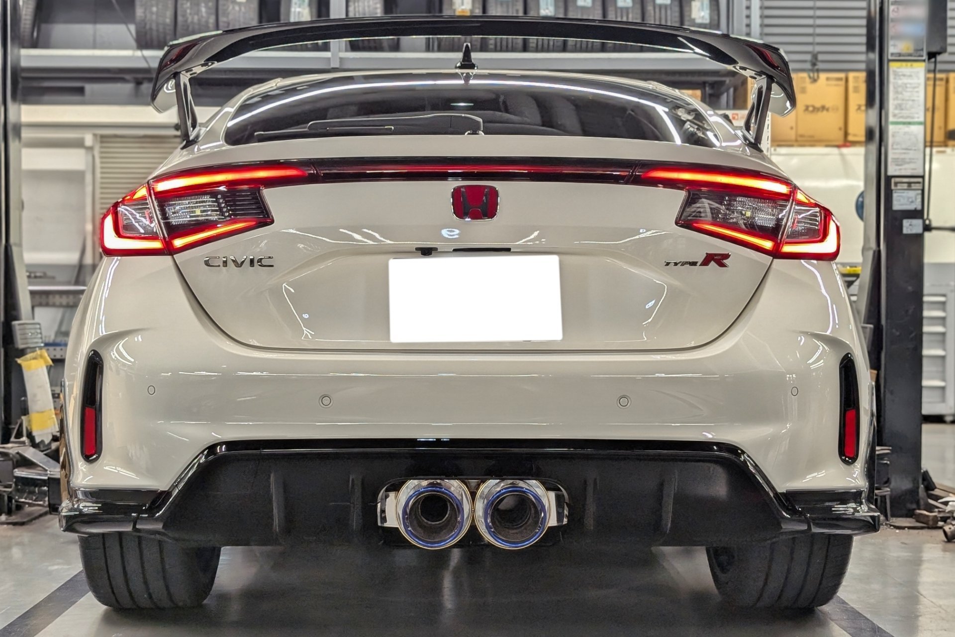 FL5にApexi N1 Evolution Extreme Muffler | A PIT AUTOBACS