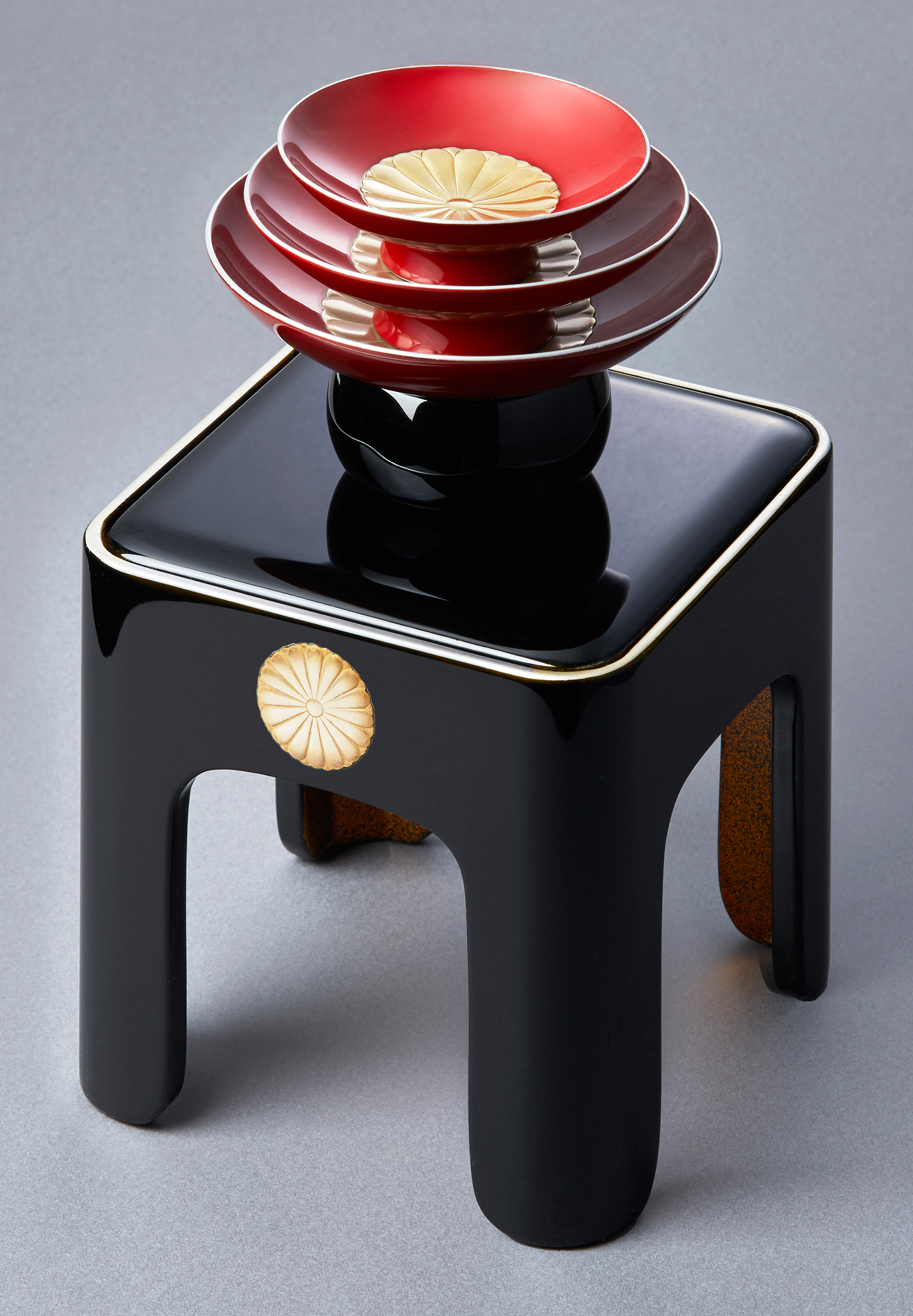 木杯 一組台付 菊紋｜国立公文書館