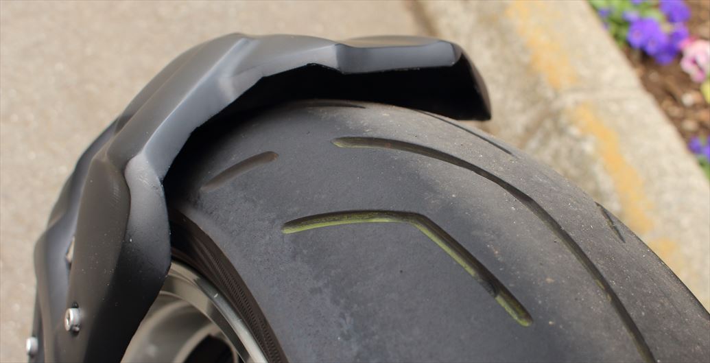 Z1000に水はね防止のスプラッシュガードを装着！| AxxL