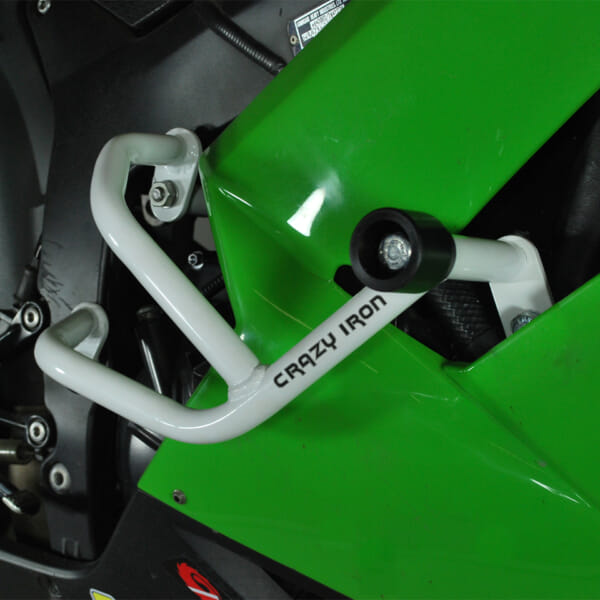 ZX-6R (07-08) 車両をしっかり保護できるエンジンガード｜AxxL