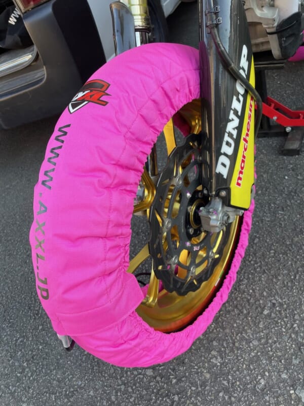 サーキットには必須 AXXL 17インチ 各色 タイヤウォーマー｜AxxL