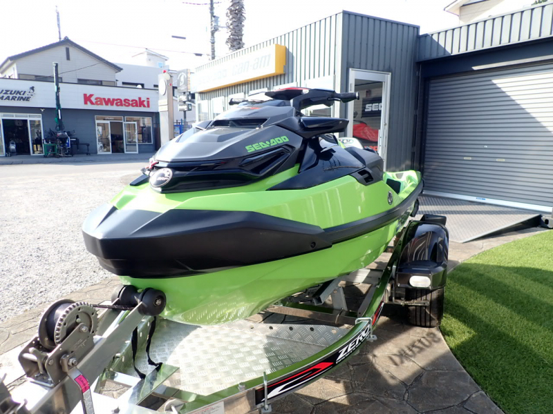 中古艇情報 シードゥ RXT-X 300 RS 人気のカリフォルニアグリーン