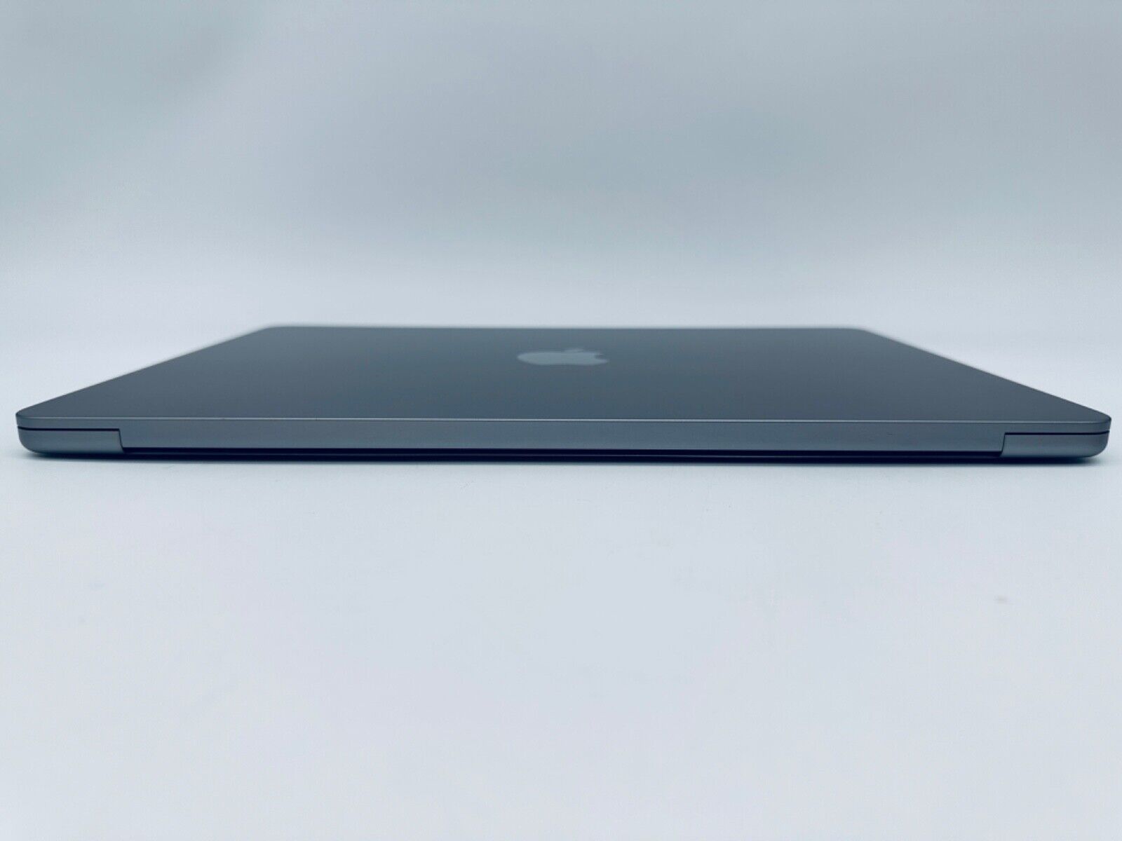 Apple M2 MacBook Air 13-Inch 8-Core CPU 8-Core GPU 8GB, 256GB SSD In S