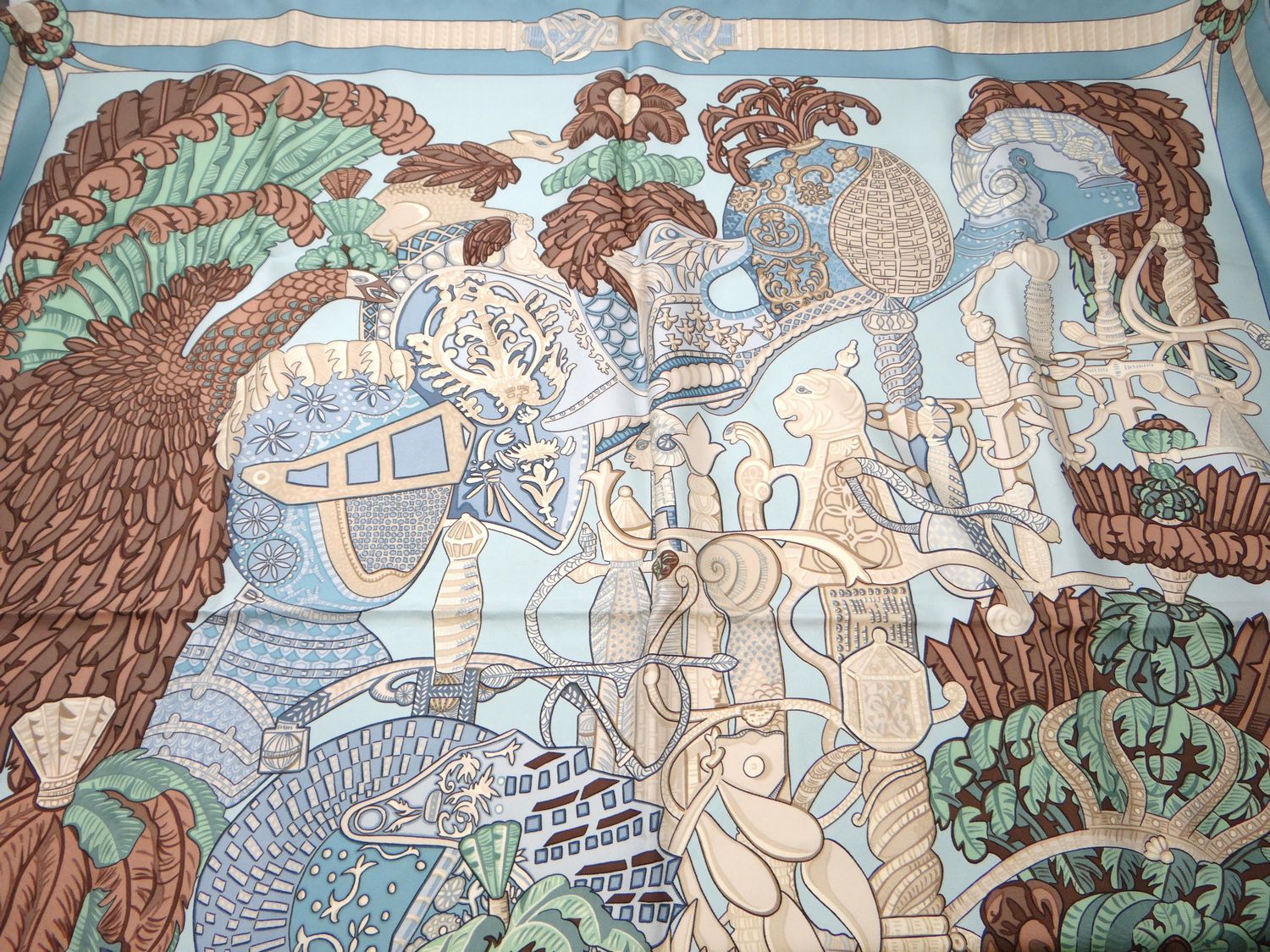 HERMES エルメス カレ90 ARMETS PANACHE 羽飾りの兜 シルク100