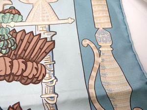 HERMES エルメス カレ90 ARMETS PANACHE 羽飾りの兜 シルク100