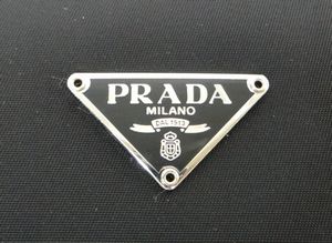 PRADA プラダ ナイロン ラウンドファスナー長財布 三角プレート