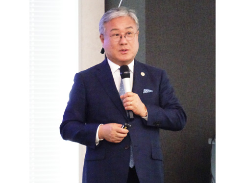 アフロゾーンジャパン／ヘアケアの新製品を投入／全国3都市で発表会を