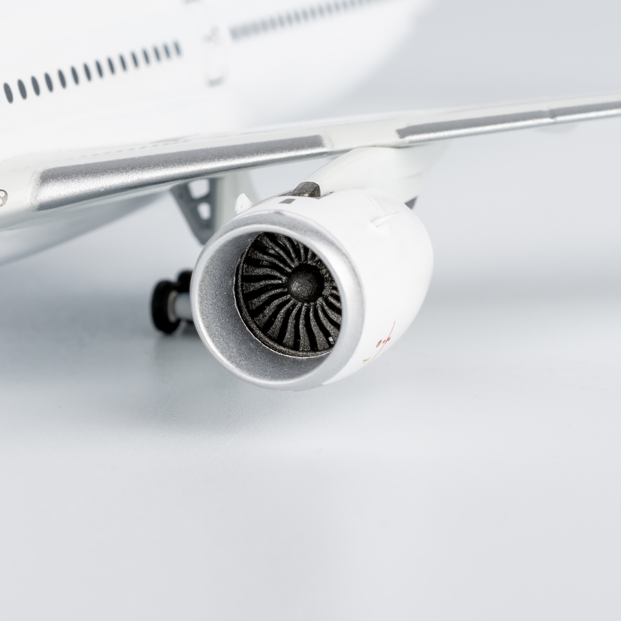 NG Models 1:400 JAL Japan Airlines JA03WJ Airbus A350-1000